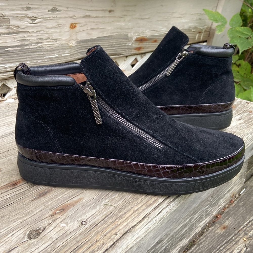 New! Donald J Pliner ‘Meira2’ Black Oily Suede Flatform Booties Women’s Size 9.5 - Picture 12 of 13